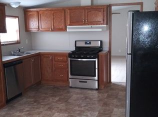527 Elmwood Ln, Columbus, MI 48063