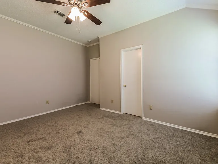 2524 Park Valley Dr — Photo 11