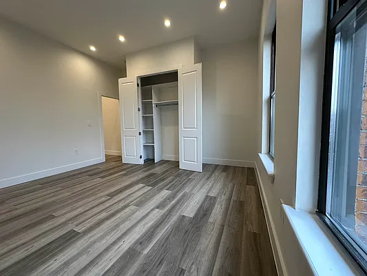 Rented by EXR | media 5