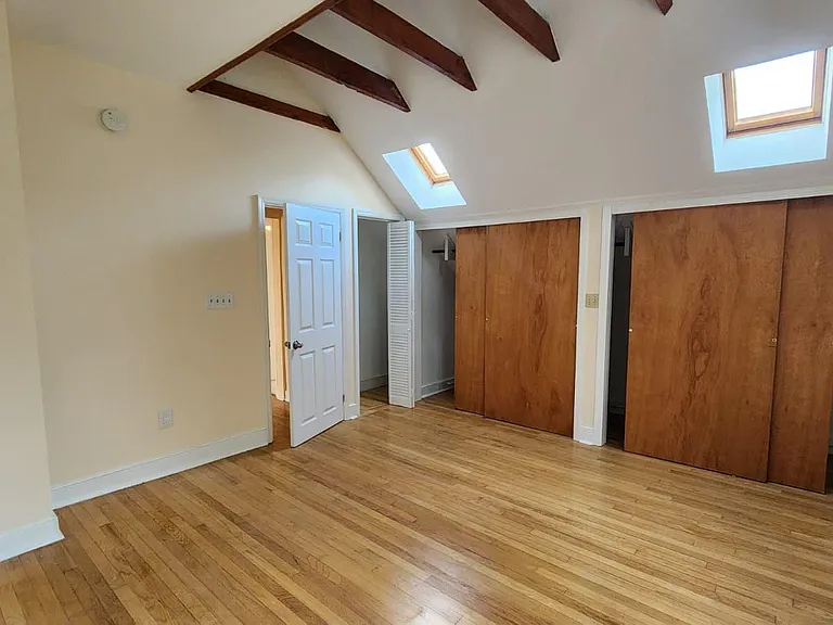 92 Roe Ave #3 — Photo 16