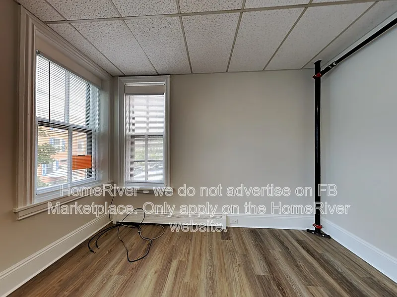 Studio, 1.0 bath, 300 sqft, $795 — Photo 4
