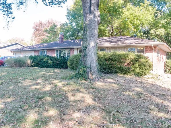 718 Villa Capri Ct, Saint Louis, MO 63132