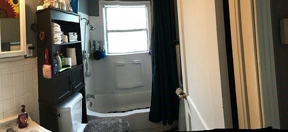 Wide shot of the bathroom