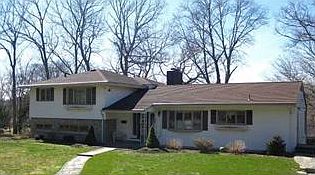 2nd image of 174 Oakwoods Dr