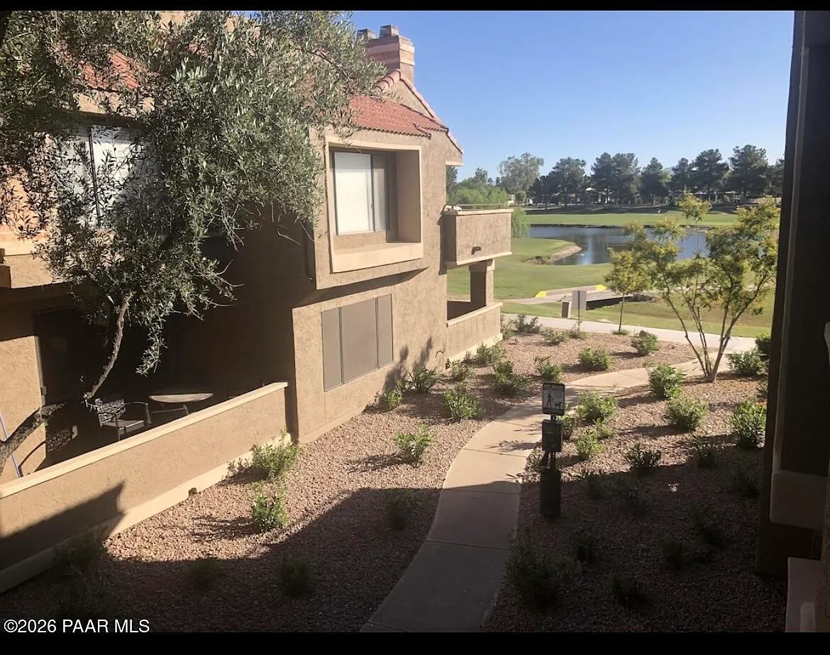 2 bed, 2.0 bath, 1000 sqft, $2,300 — Photo 1