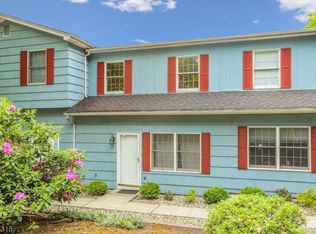 22 Roosevelt St #C0005-5, Roseland, NJ 07068