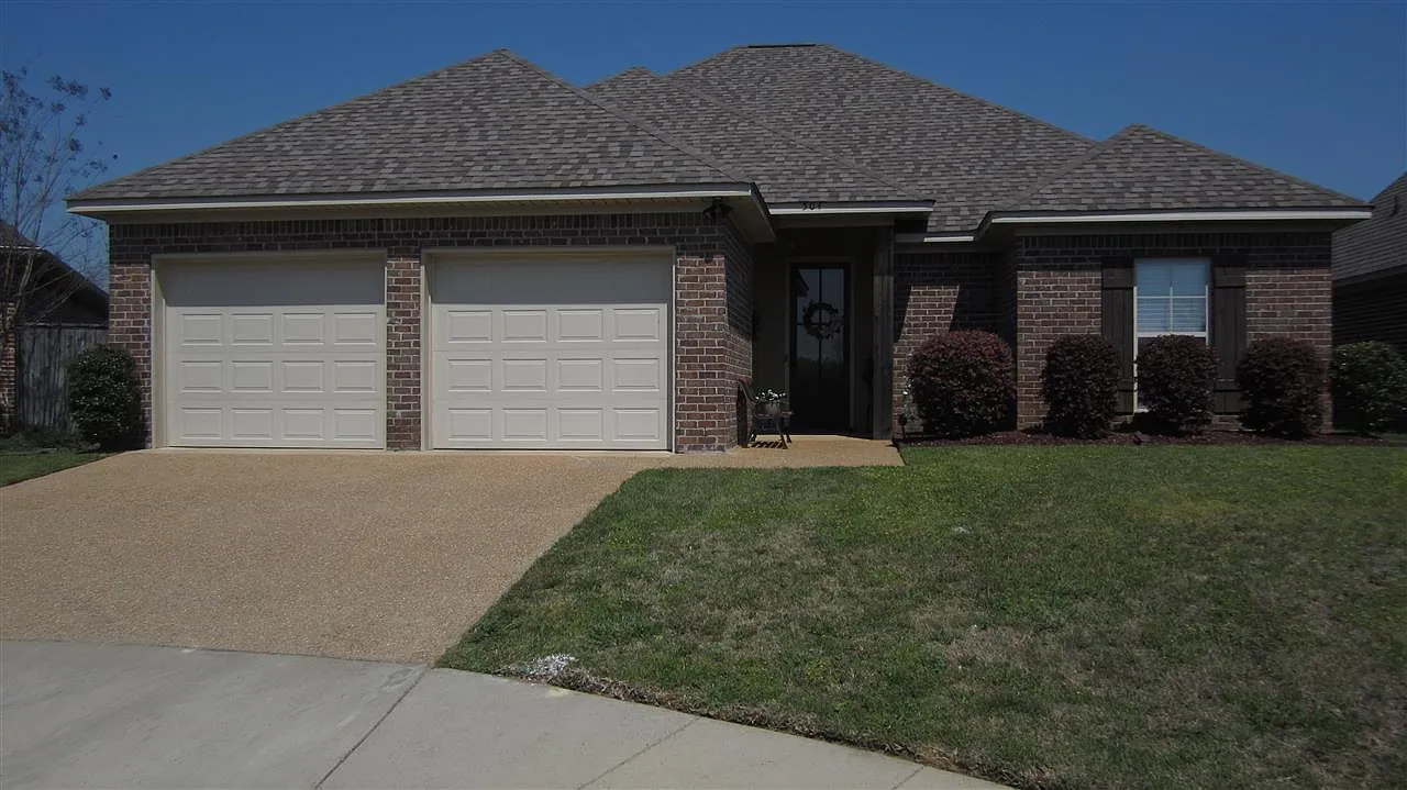 504 Lorraine Ct photo 1