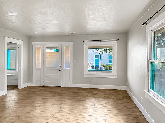 2nd image of 759 N El Molino Ave