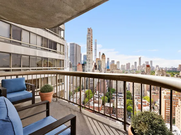 167 East 61st Street 27D image 3 of 9