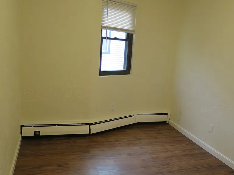 109 Walnut St #21 — Photo 9
