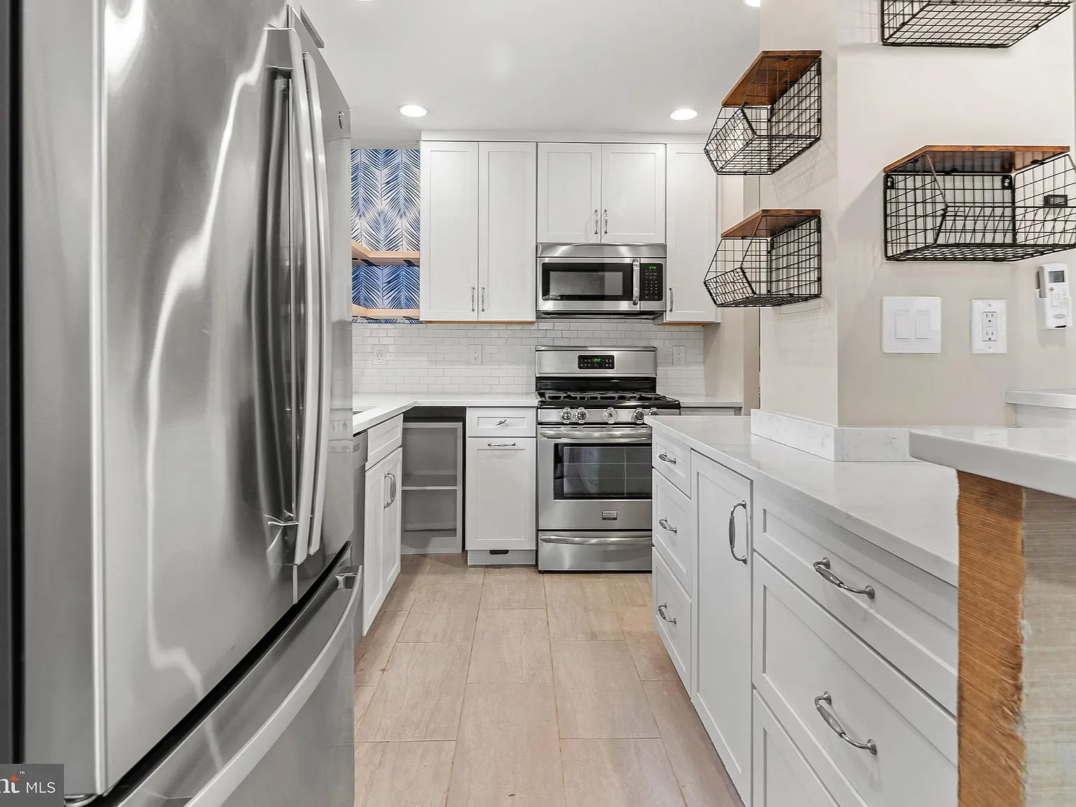 4 bed, 2.0 bath, 1555 sqft, $3,950 — Photo 4