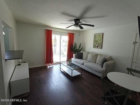 5th image of 215 Oleander St APT A