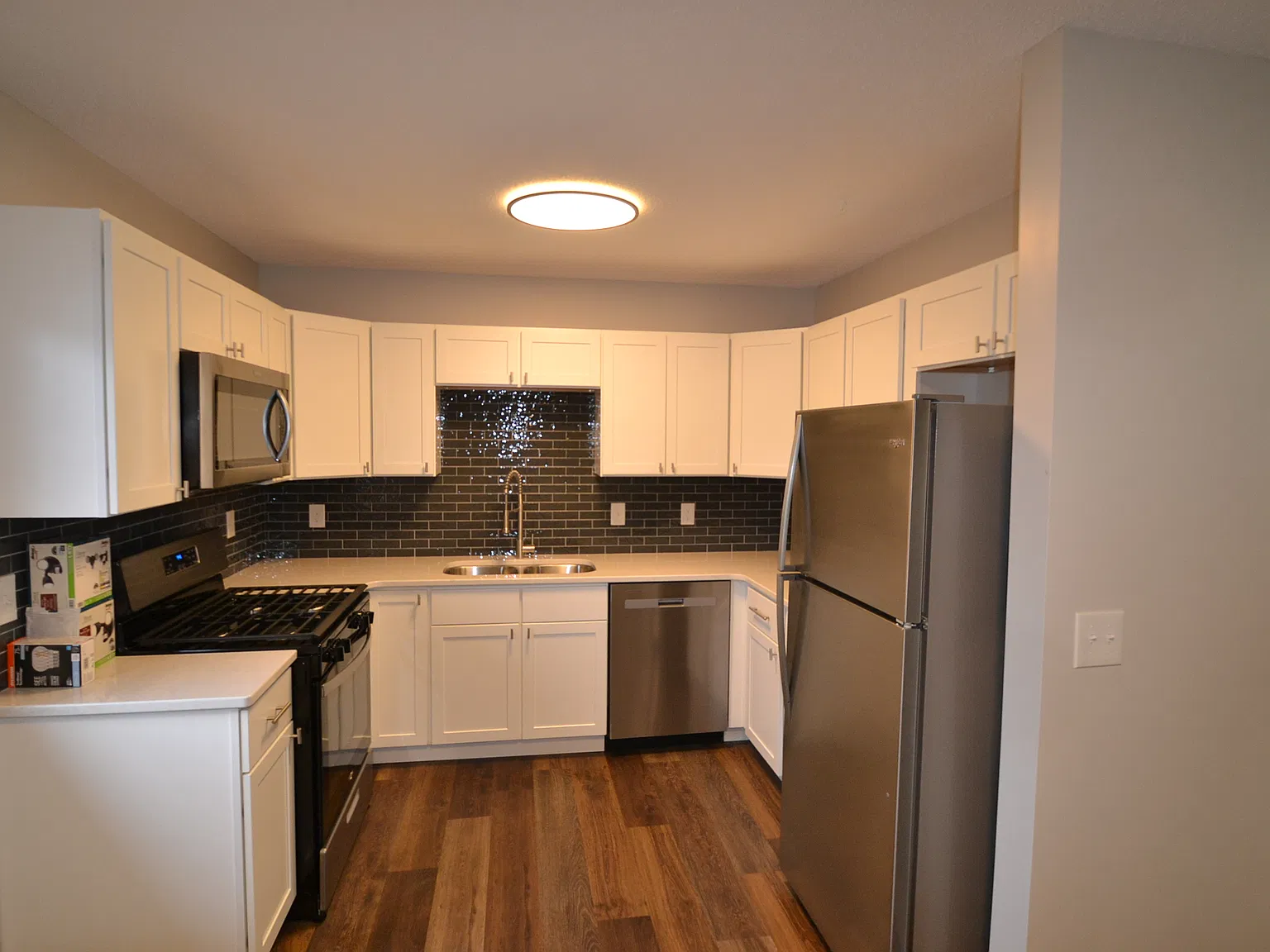 5 bed, 2100 sqft, $1,995 — Photo 4