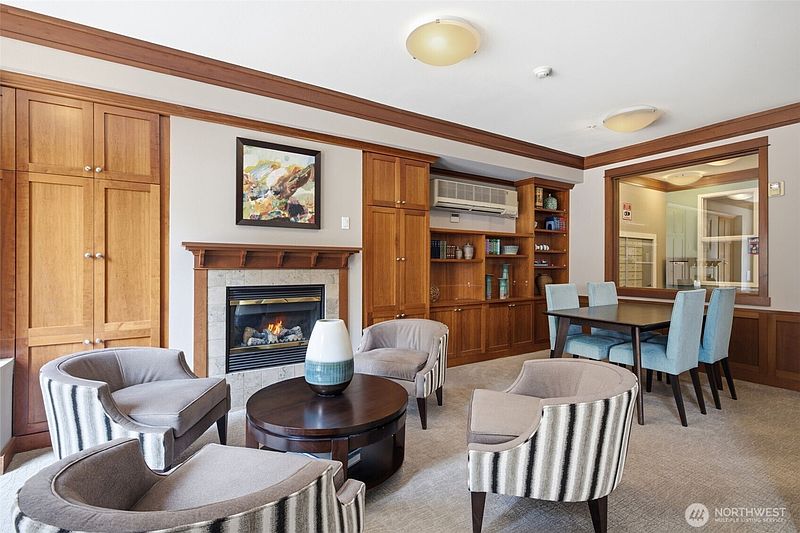 5th image of 55 Williams Avenue S #201