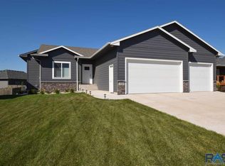 4420 W 93rd St, Sioux Falls, SD 57108