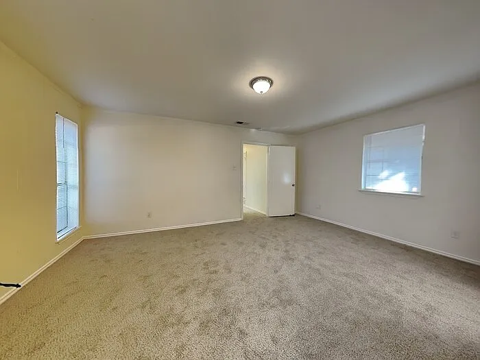 3110 Berkshire Dr — Photo 10