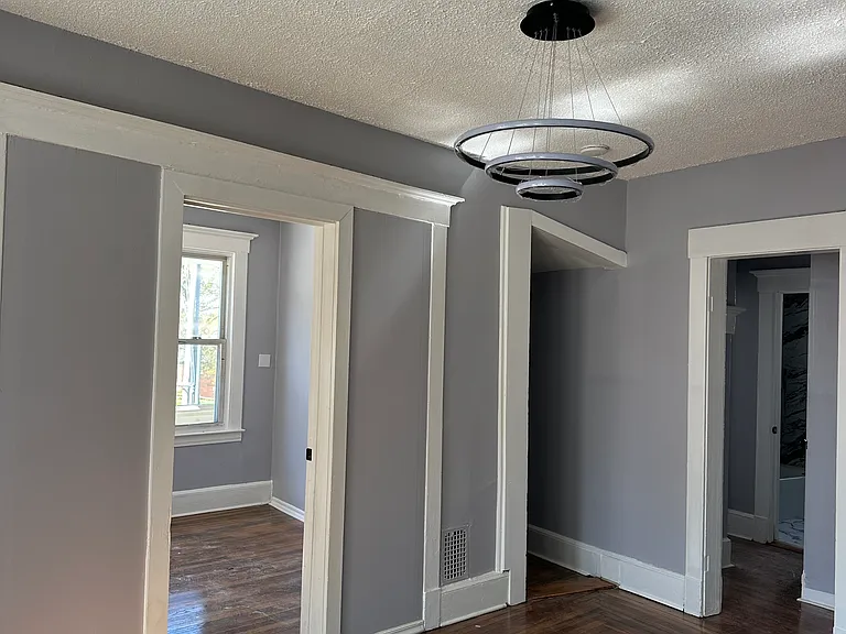 22 W Spring St #1 — Photo 1