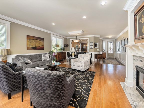 5th image of 4903 Spokane Court NE