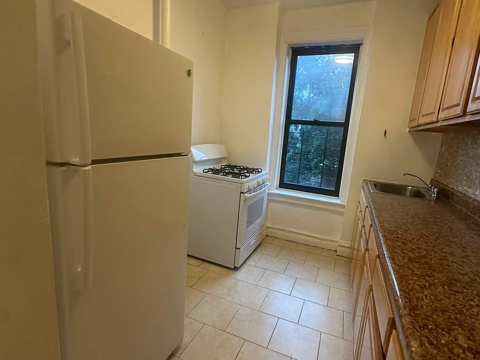 1655 Union Street — Photo 3