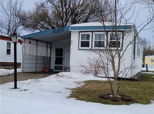 1101 Brookwood Dr, Derby, NY 14047