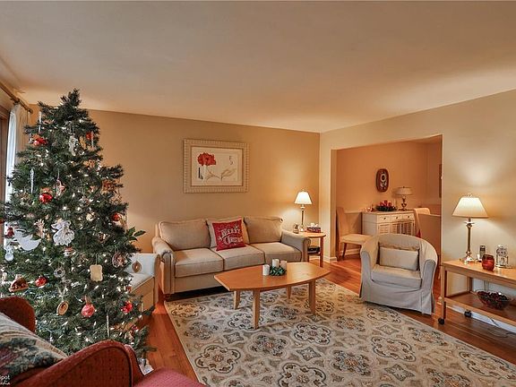 5th image of 2718 East Blvd
