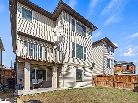 3rd image of 130 W Brightonwoods Grv SE