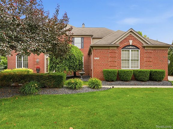 2nd image of 49294 Stanton Ct