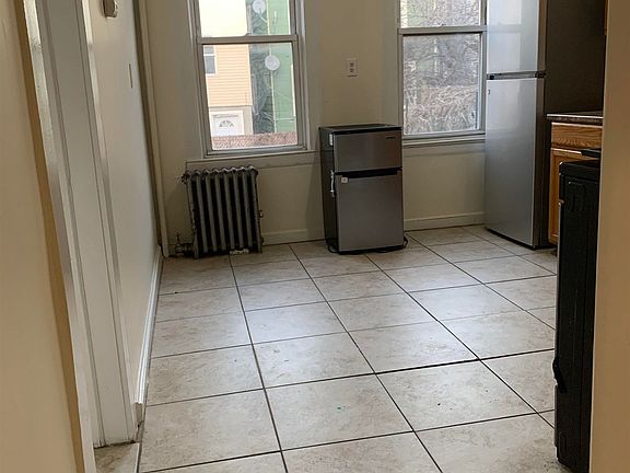 4th image of 70 Williams Ave #1