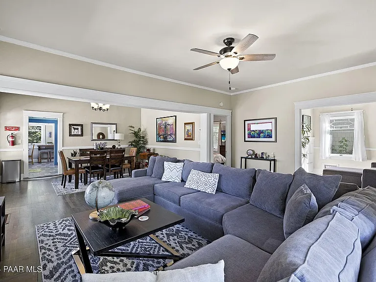 301 S Mount Vernon Ave — Photo 16