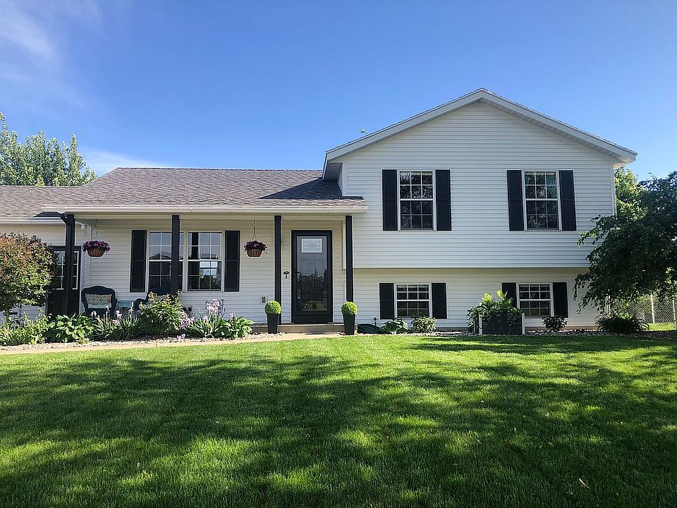 1st image of 3690 Russell Dr