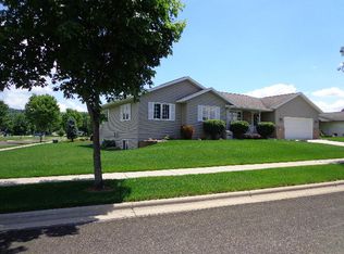 2308 Greenview Ln, Onalaska, WI 54650