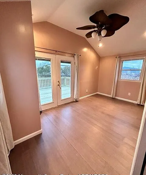 403 Cedar Ave — Photo 2