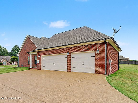 4th image of 4649 Pleasant Breeze Dr