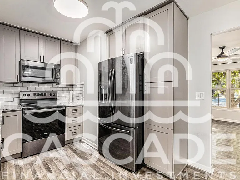 300 SE Circleview Dr — Photo 6