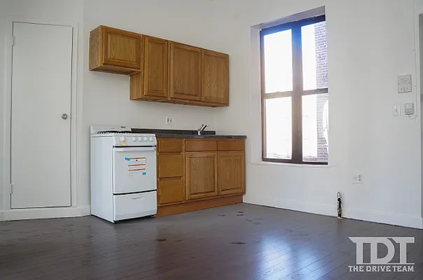 Rented by J Misrahi Realty Corp | media 11