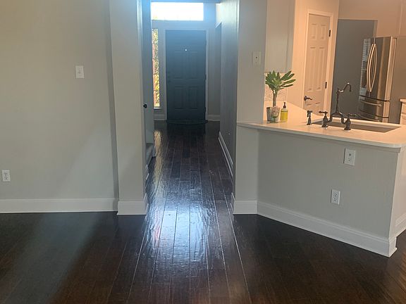 3rd image of 100 Dublin Cir