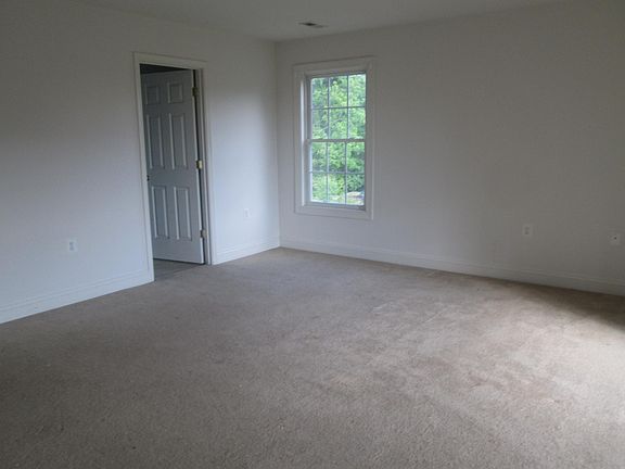 3rd image of 739 Holly Crest Dr