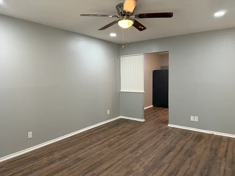 2511 Normont Cir — Photo 3