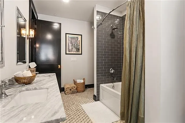 419 Carondelet St #PHB — Photo 45
