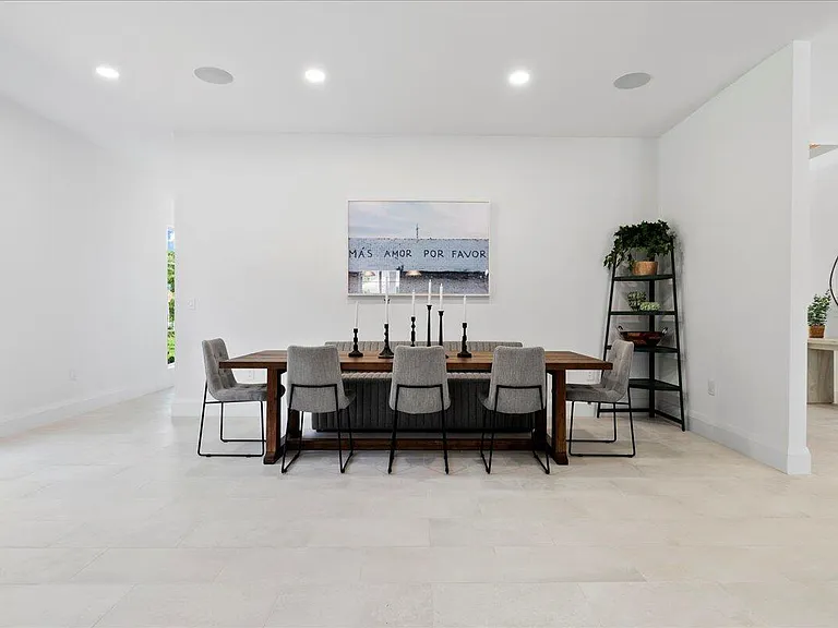 173 Wellesley Dr — Photo 15