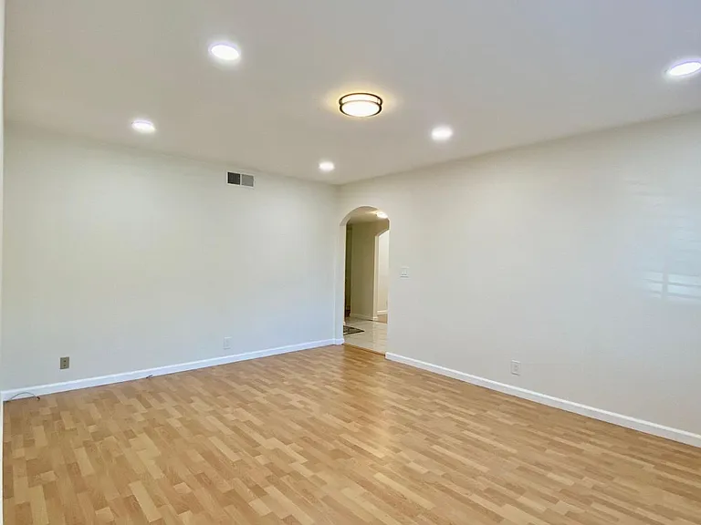 6187 Meridian Ave — Photo 5