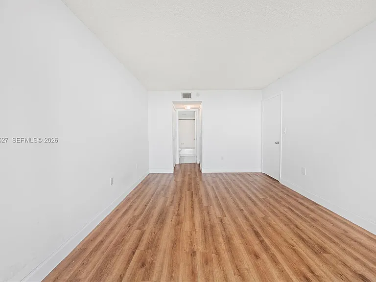 1300 NE Miami Gardens Dr #512E — Photo 8