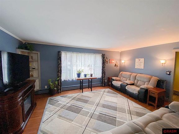 3rd image of 119 Sunset Cir