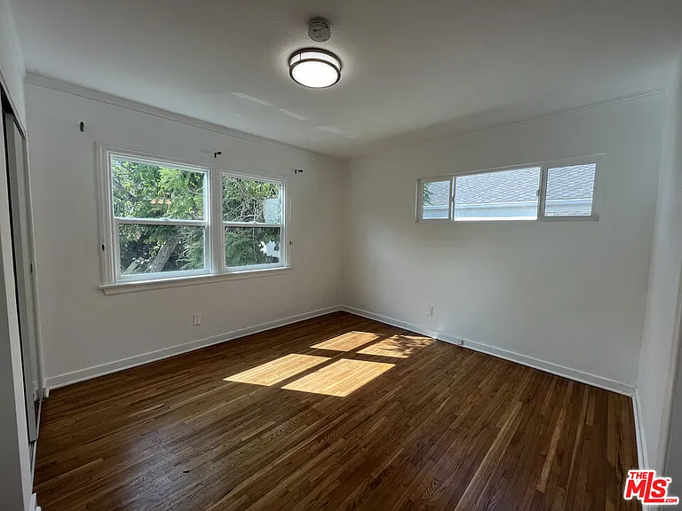 2335 Prosser Ave — Photo 11