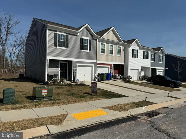 645 Locust Run Dr, York, PA 17404