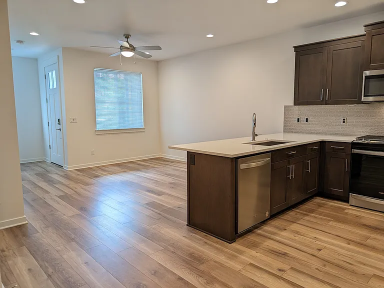 4132 SE Century Blvd — Photo 9