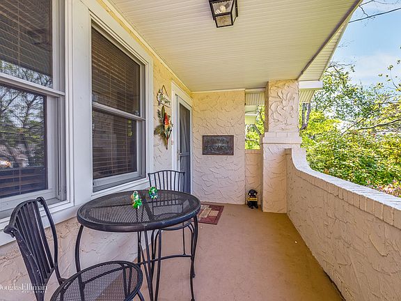 4th image of 4 Highview Dr