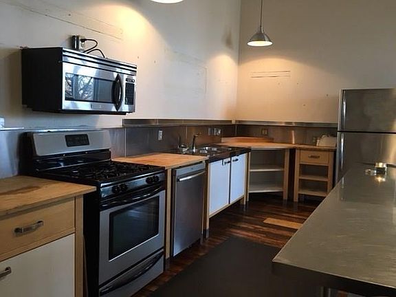 5th image of 404 Roosevelt Ave #501U
