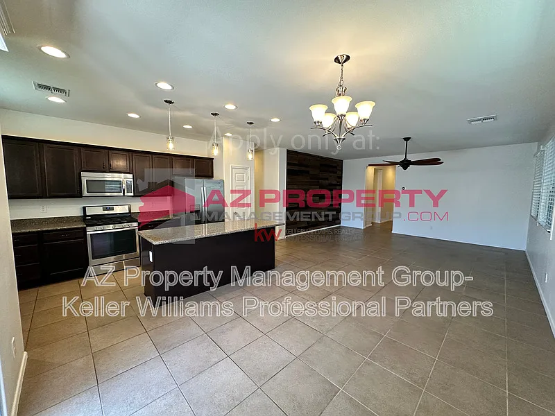 3 bed, 2.0 bath, 1695 sqft, $2,050 — Photo 3