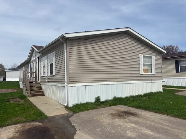 8273 Hidden Holw, Fenton, MI 48430